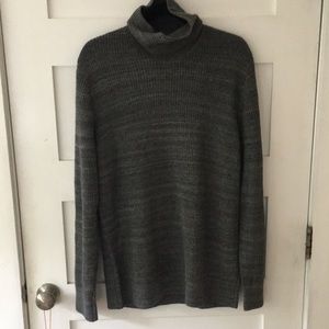 H&M men’s loose grey turtle neck sweater size L